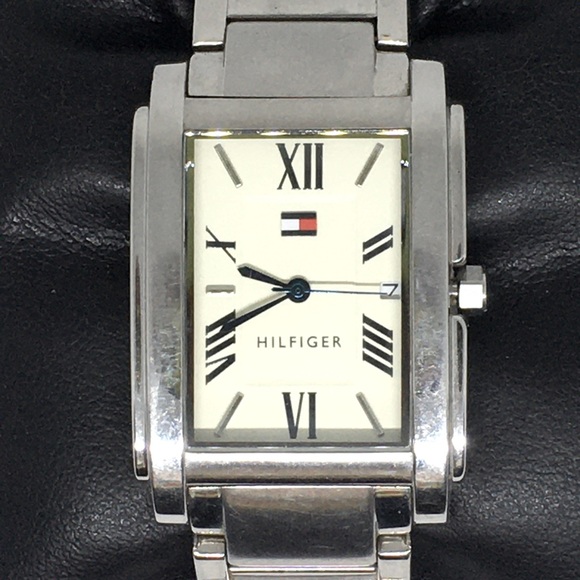 Vintage Tommy Hilfiger Rectangular Watch, Working, New Battery - Picture 4 of 5